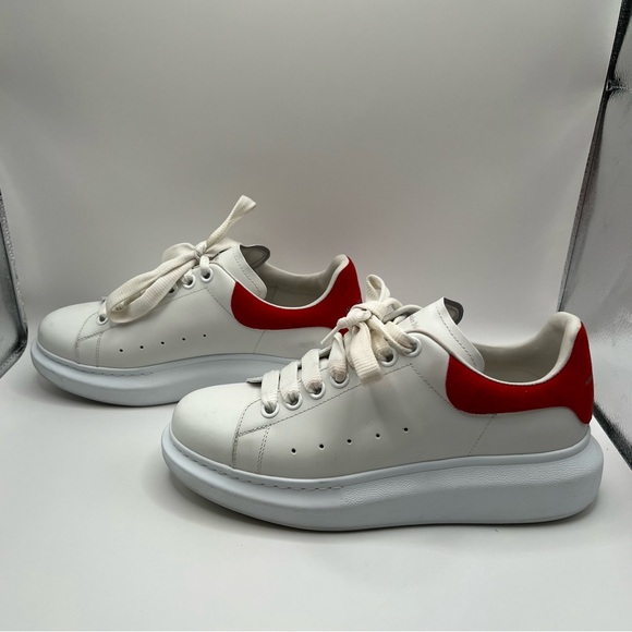 Alexander McQueen Oversized Sneaker - Picture 6 of 10